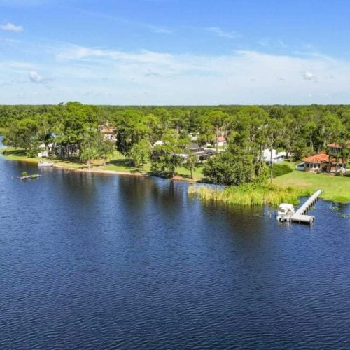 Lakeside luxury treatment center grounds